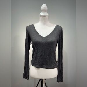 CLEARANCE! Gray Boutique V-Neck L/S Top Size L NWT